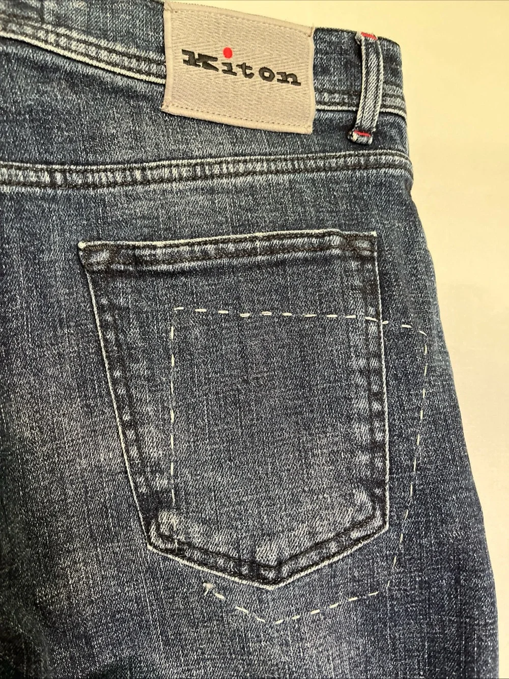 Kiton Napoli Limited Edition Mens jeans 36 Slim inseam 32. Made in Italy